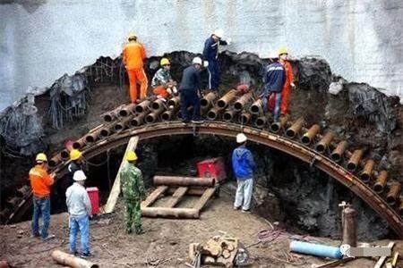 江山隧道钢花管支护案例